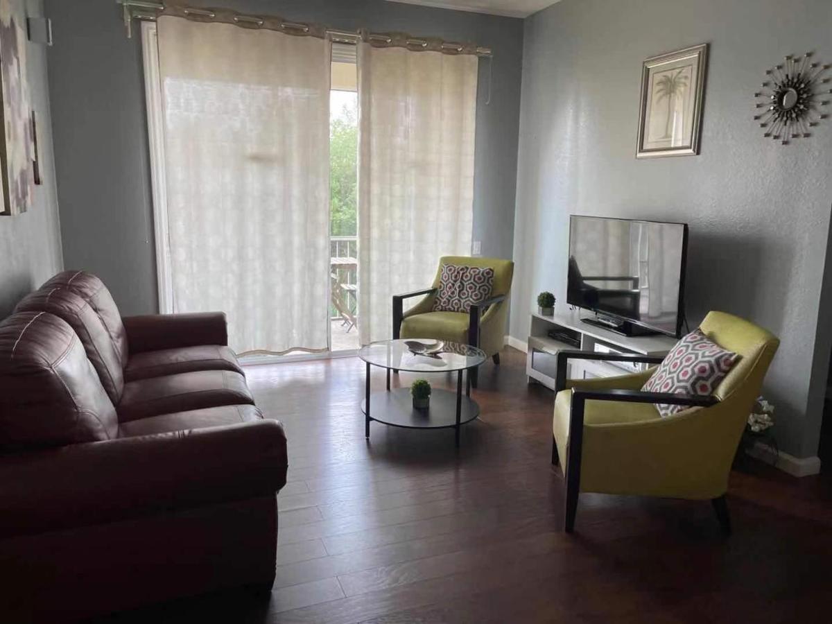 Resort-Style Condo Near Disney World キシミー エクステリア 写真