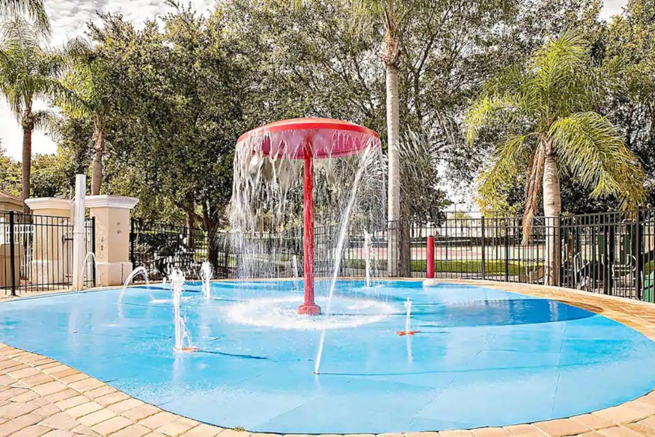 Resort-Style Condo Near Disney World キシミー エクステリア 写真